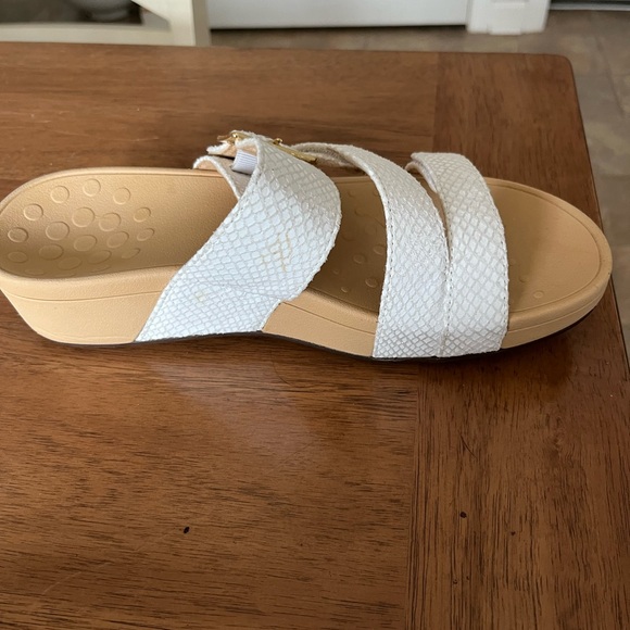 Vionic Pacific Rio Women's White Lizard Platform Sandals Size 9 - Picture 12 of 14